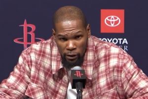 杜兰特：很多球队不会让我一打一 我就得牺牲自己来队友创造机会